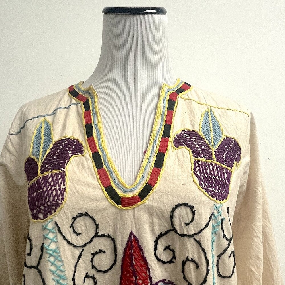 Vintage Caftan hand embroidered cotton cream multicolor never worn - Picture 2 of 11